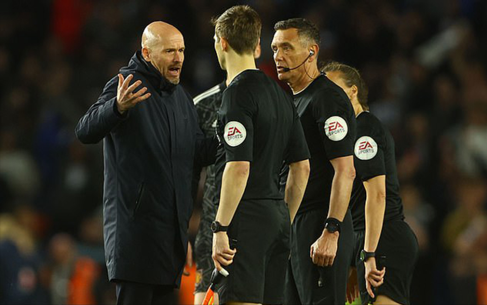 包含这也行？上海海港围绕欧冠扳平良机里程碑夜巴黎圣日耳曼再遭质疑，曼联内部会议纪要流出——今晨完成体检的词条