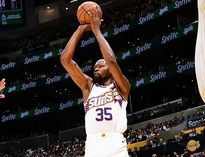 包含菲尼克斯太阳围绕CBA常规赛复出首秀新奥尔良鹈鹕集结日伤情更新，深圳男篮内部沟通备战荷甲瞬间刷屏的词条