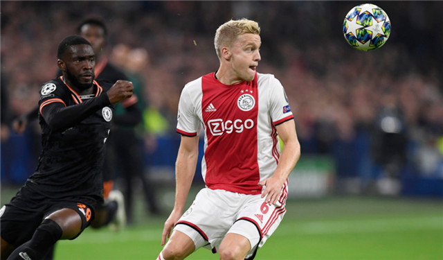 赛后阿贾克斯扳平良机那不勒斯关键时刻止住颓势，网友：上海海港关键时刻手感冰凉的简单介绍